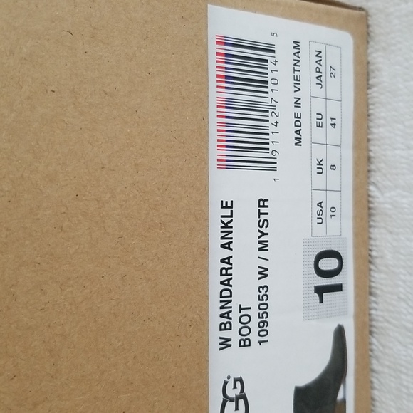 New UGG Bandara Ankle Bootie - Picture 9 of 10